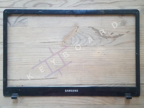 Рамка Samsung NP300E5C